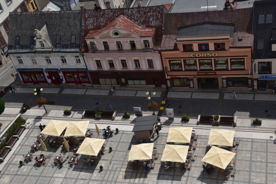 vyhlad na namestie z radnice