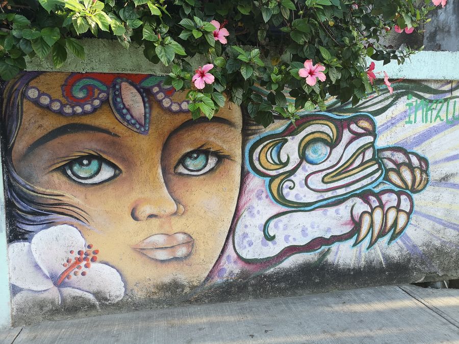 dalsie graffiti v Tulum v Mexiku