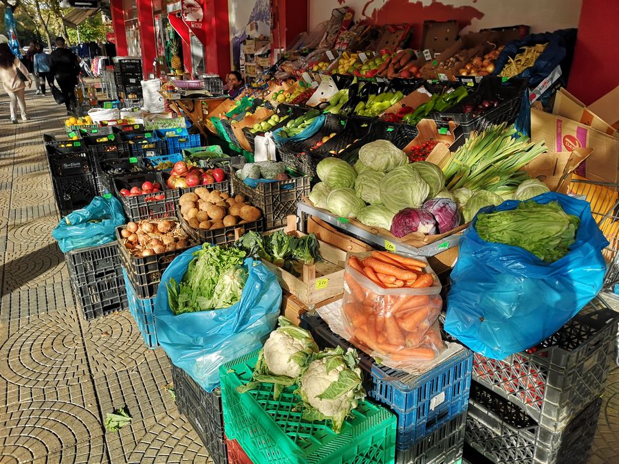 ovocie a zelenina v obchode v Shkoder