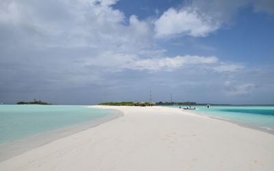 Madivaru Finolhu Sandbank Rasdhoo Atoll Maldives (13)