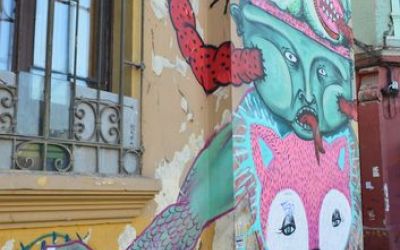 graffiti-in-catedral-street-in-santiago-de-chile