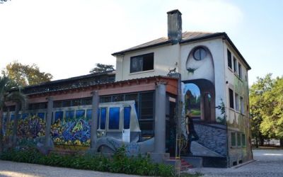 graffiti-in-quinta-normal-park-in-santiago-de-chile