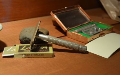 old-razors-of-quinchao-local-people-in-achao-church-museum