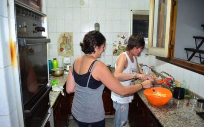preparing-bbq-dinner-in-alquimia-hostel-in-salta