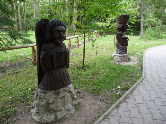 a wooden Goral woman