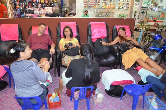 a foot massage in Chiang Mai with Michael Hodson, Lily Leung and Holger Mette