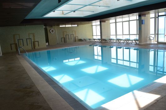 Praiagolfe hotel indoor swimming pool