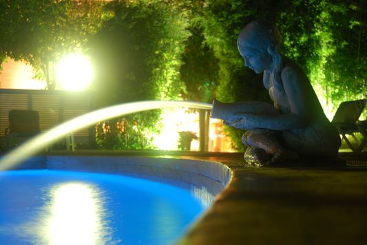 evening swimming in Balneari Prats thermal water pool