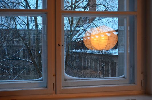 reflection of the light in Hoffman Saal in Plus Berlin hostel