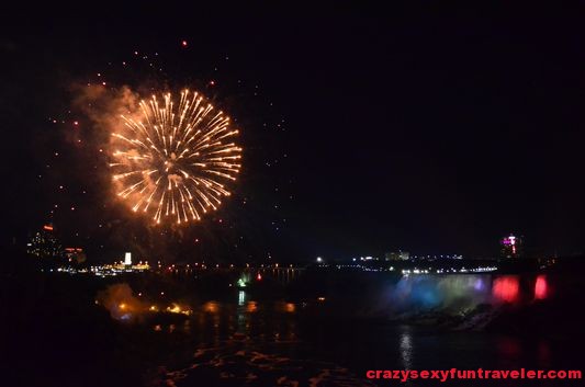 Niagara Falls fireworks (13)