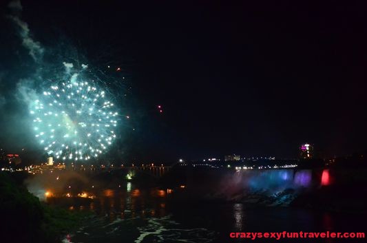 Niagara Falls fireworks (18)