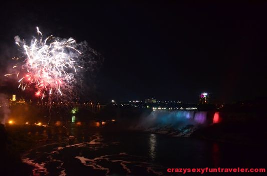 Niagara Falls fireworks (24)