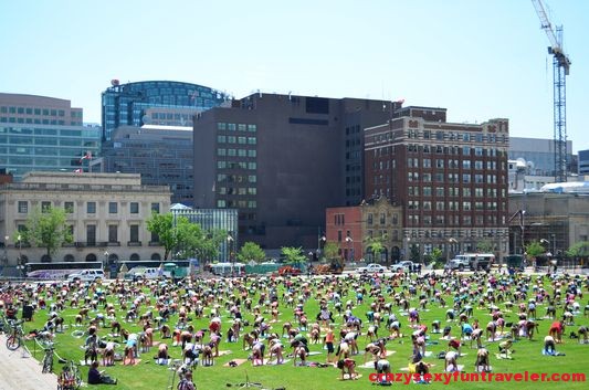 Yoga on Parliament Hill Ottawa (3)