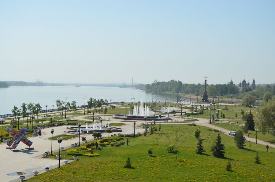 Volga promenade Yaroslavl Russia (67)
