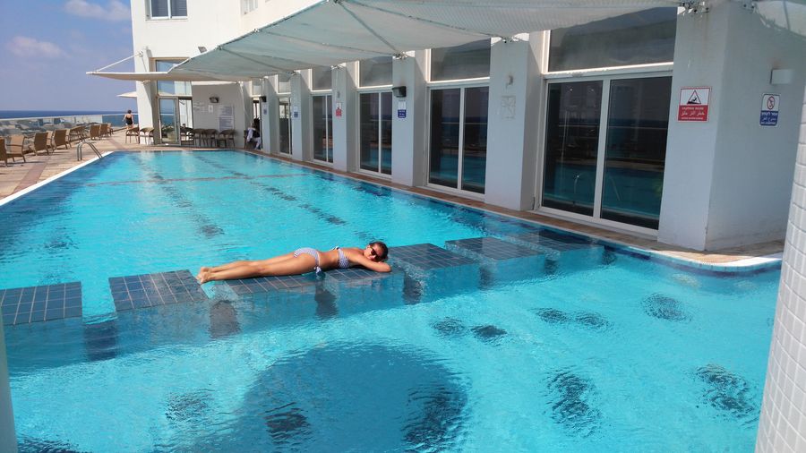 Dan Tel Aviv Hotel swimming pool
