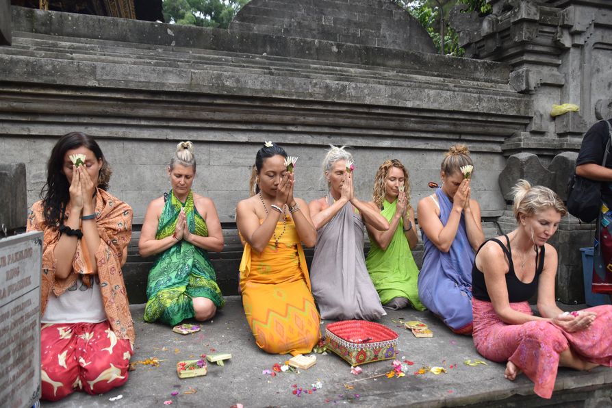 Pura Tirta Empul Bali water temple cleaning ritual (7)