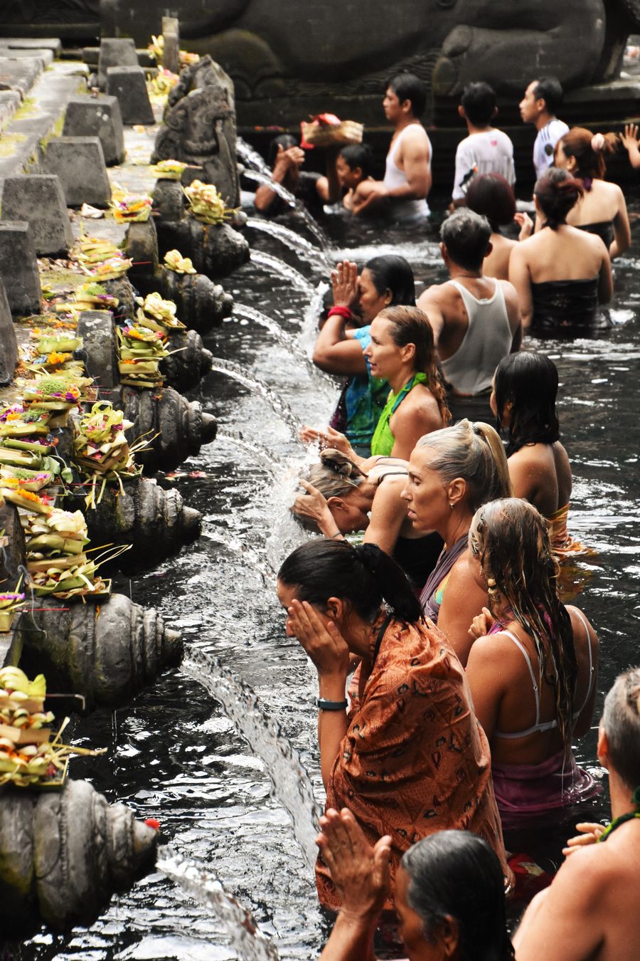 Pura Tirta Empul Bali water temple cleaning ritual (9)