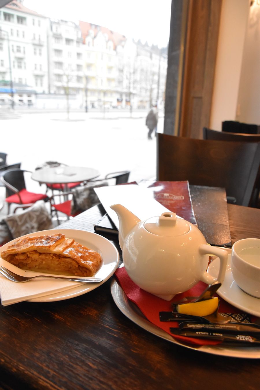 things-to-do-in-karlovy-vary-czech-republic-cafe-elefant-130