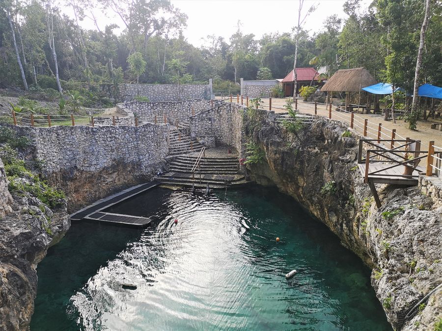 entrance to the cenote Zemway