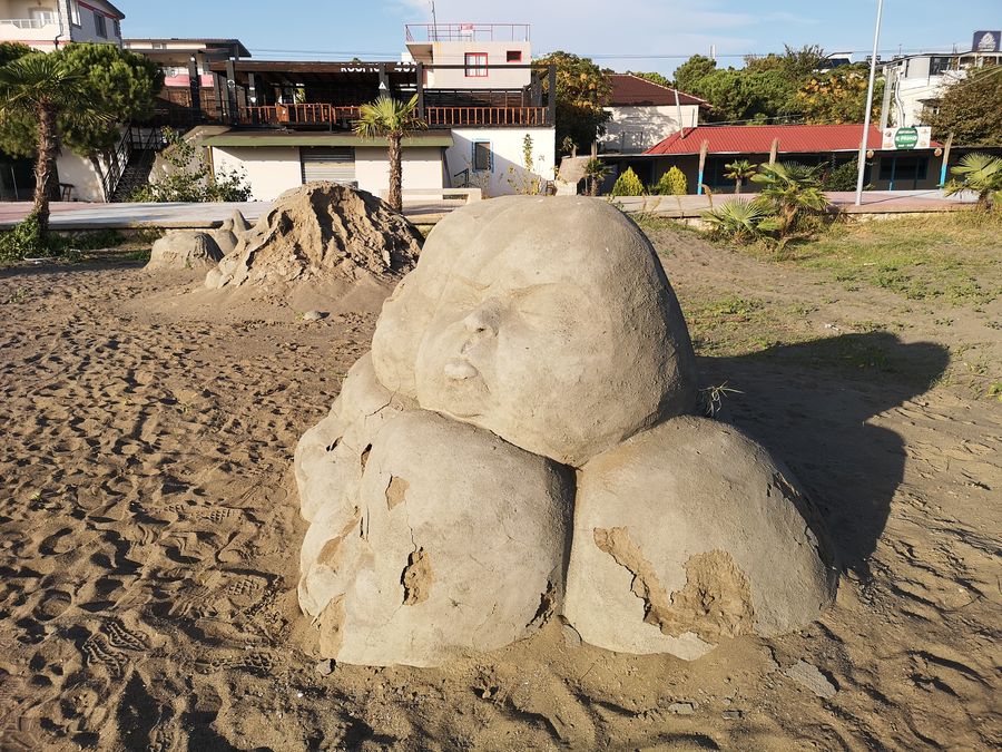 Velipoje beach sand statues 
