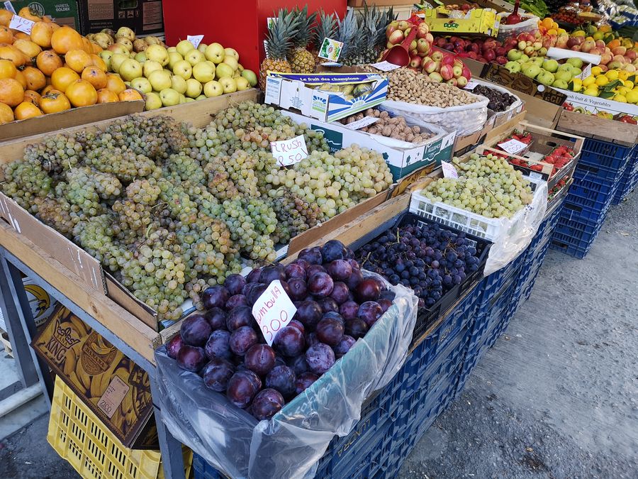 fresh fruit in Tirana