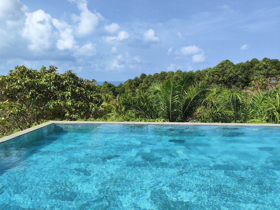 Lahana Resort Phu Quoc infinity pool