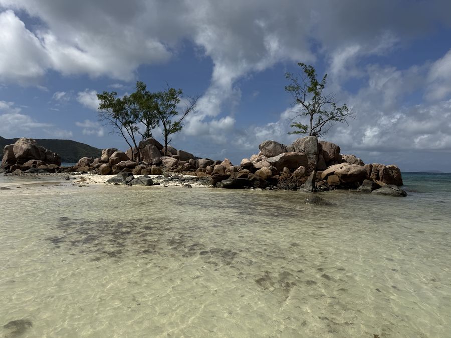 Smoon Island Praslin